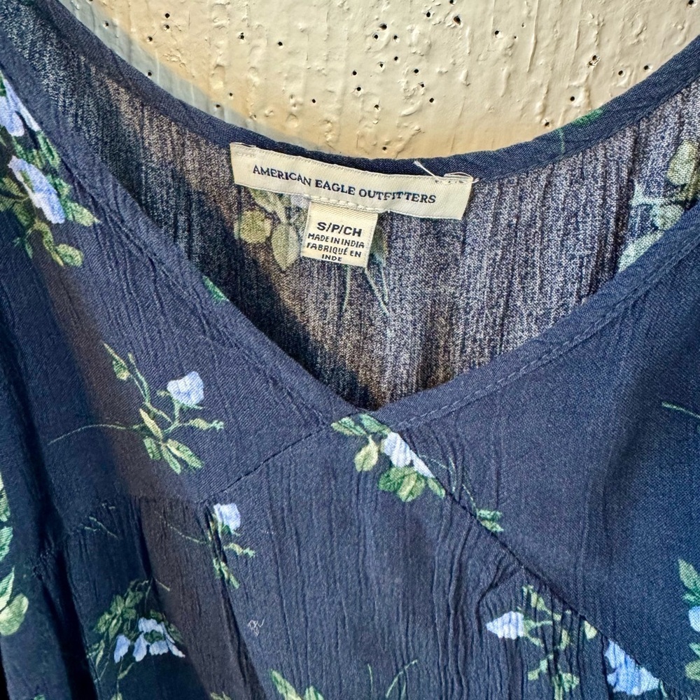 American Eagle Outfitters Dark Blue Floral Blouse - Picture 3 of 4